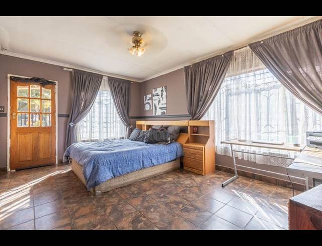 4 BEDROOM HOUSE FOR SALE IN BOKSBURG NORTH